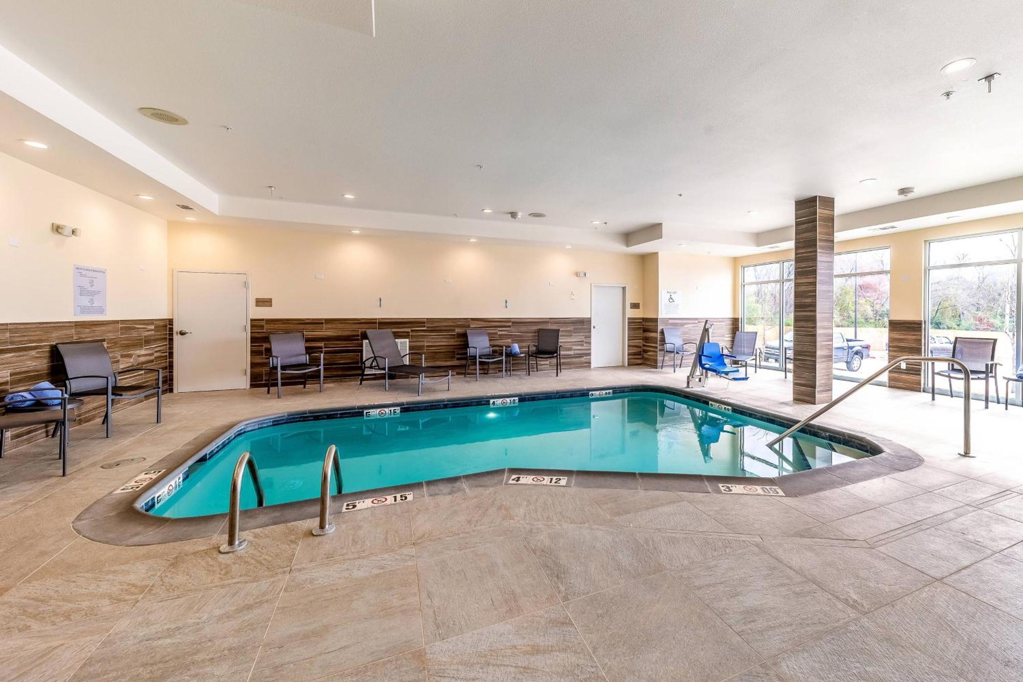 Fairfield Inn & Suites By Marriott Gainesville I-35 Bagian luar foto