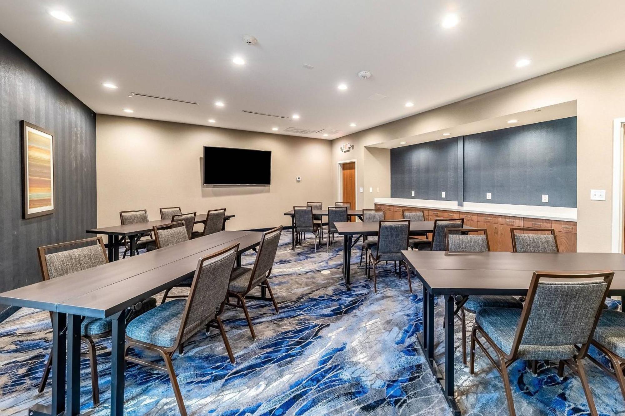 Fairfield Inn & Suites By Marriott Gainesville I-35 Bagian luar foto
