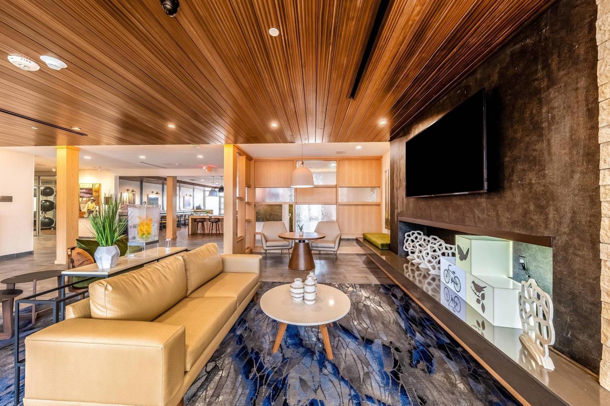 Fairfield Inn & Suites By Marriott Gainesville I-35 Bagian luar foto